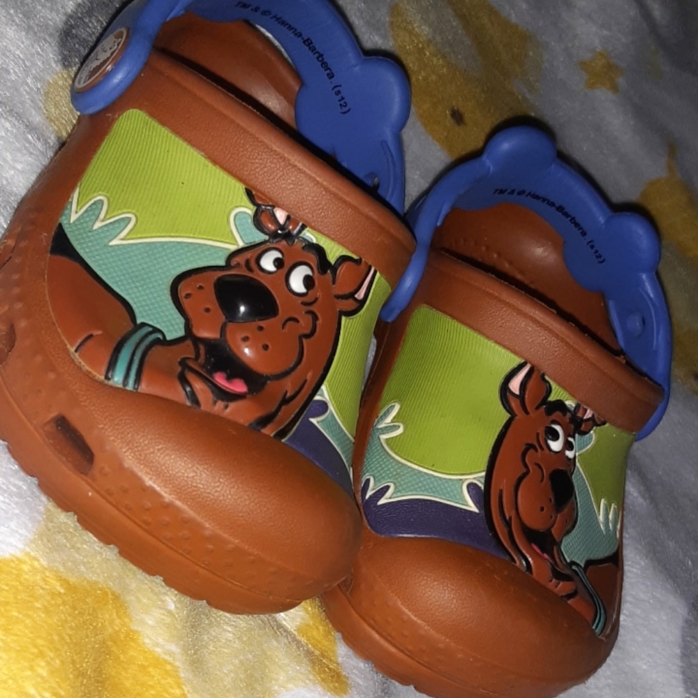 COPY - Scooby doo crocs 4c - 5c